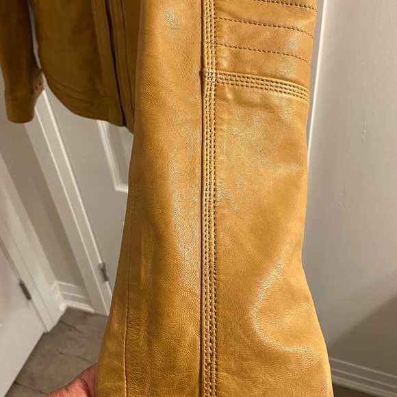 Brand New Tan Genuine leather mens jacket from Danier Leather - Picture 14 of 16